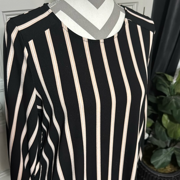 Adrianna Papell Black & Cream Striped Blouse Size Medium - Picture 2 of 11